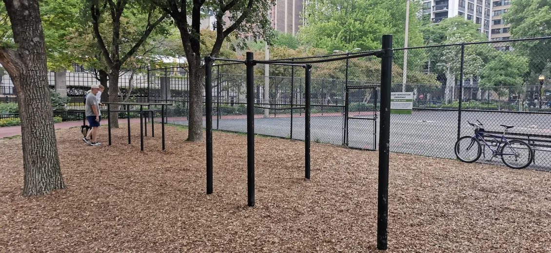 Lake Shore Park Outdoor Calisthenics Equipment