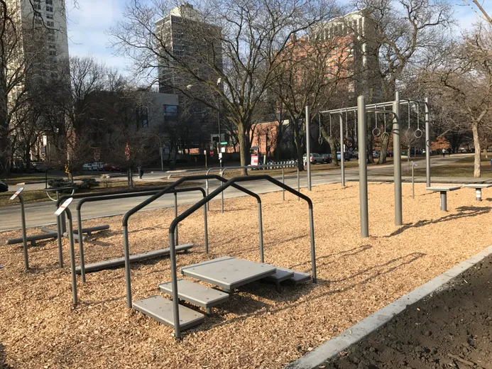 N Lake Shore Dr Outdoor Gym Park